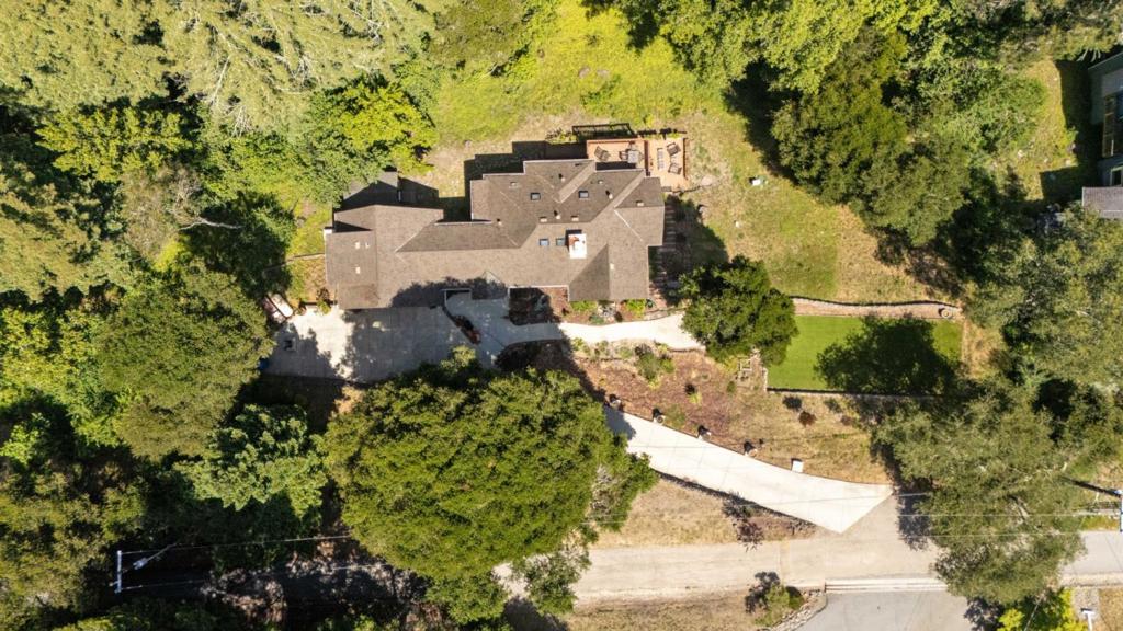 https://media.crmls.org/mediaz/d52739ad-6fc7-473a-927e-3cb20eeea046.jpg?preset=X-Large