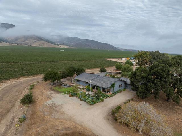 43002 Arroyo Seco Road, Soledad CA: https://media.crmls.org/mediaz/d5273c7c-cc00-46c5-bafb-1dda09cabfdc.jpg