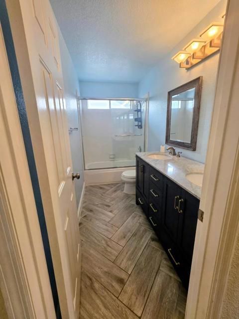 2212 Thurton Drive, Roseville CA: https://media.crmls.org/mediaz/d5274869-787b-44fb-b4e1-d3e32d99d927.jpg