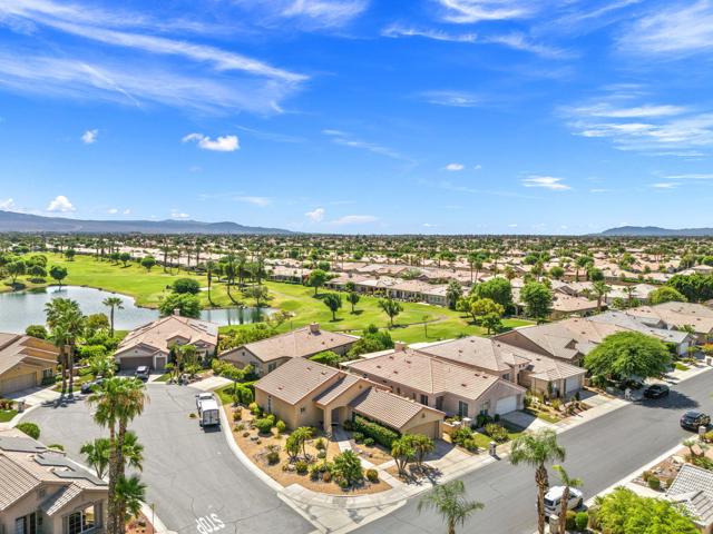 44718 Alexandria Vale, Indio CA: https://media.crmls.org/mediaz/d527516b-7b51-46d6-80a7-d824f7e4e3e1.jpg