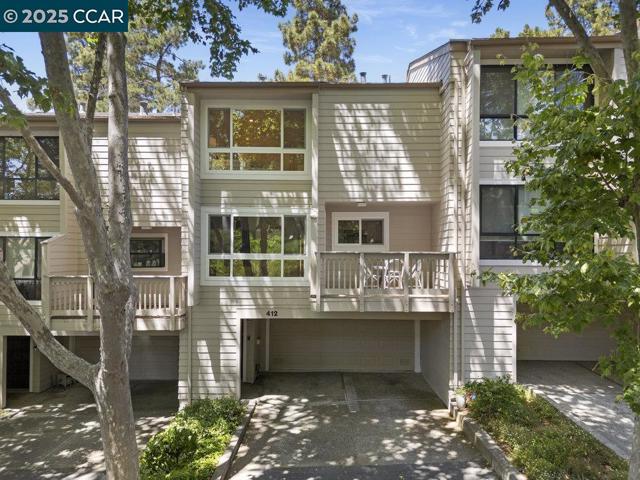 412 Woodminster, Moraga CA: https://media.crmls.org/mediaz/d527760b-3938-48e4-836f-75e82aec733e.jpg