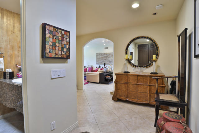 45735 Pawnee Road, Indian Wells CA: https://media.crmls.org/mediaz/d52858b0-0a54-47c5-876e-41e3087efde8.jpg