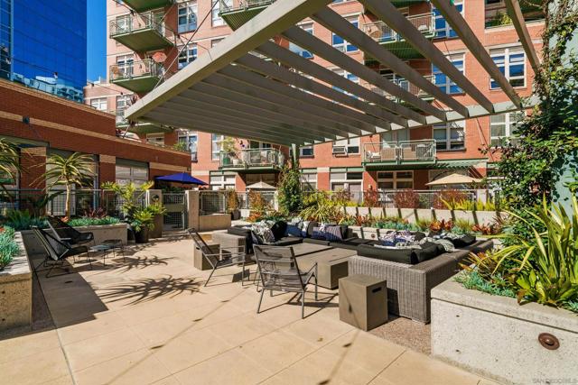 877 Island Avenue, San Diego CA: https://media.crmls.org/mediaz/d5288f25-4017-4598-a647-3be7ef003c73.jpg