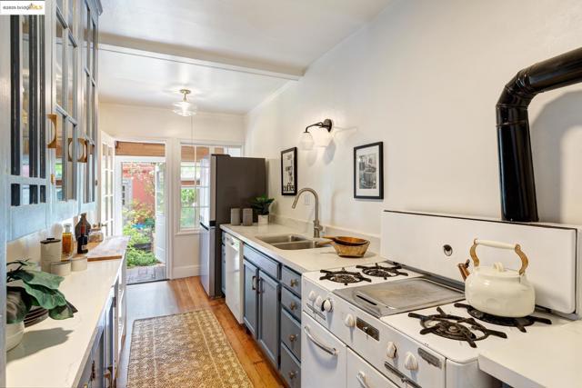 1110 Chaucer St, Berkeley CA: https://media.crmls.org/mediaz/d528adbd-7167-4a91-9029-7db409dbb951.jpg