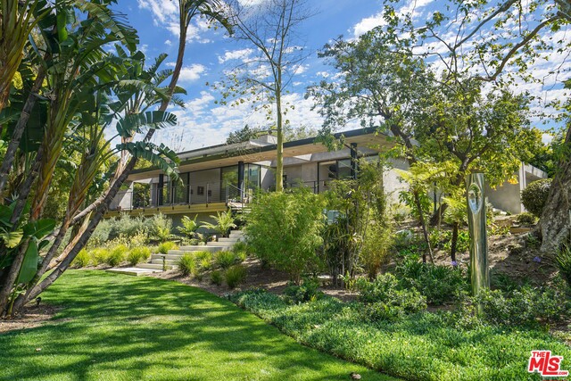 6254 Busch Drive, Malibu CA: https://media.crmls.org/mediaz/d52901dd-de79-490e-8e20-dc720c50356c.jpg