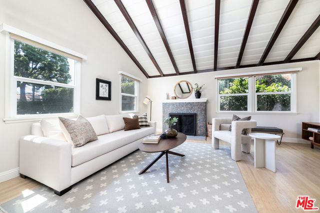 2722 Granville Avenue, Los Angeles CA: https://media.crmls.org/mediaz/d5293fad-537d-4e8c-94c3-eb62b562aace.jpg