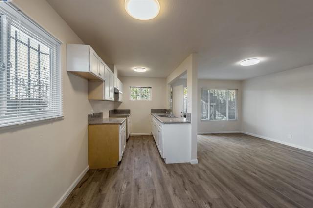 107 Catron Dr, Oakland CA: https://media.crmls.org/mediaz/d5296da1-98f6-49a9-8aaa-984c70bbaccb.jpg
