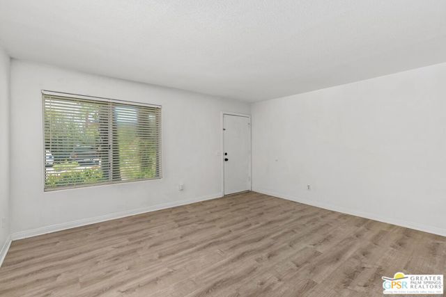 1852 N Mira Loma Way, Palm Springs CA: https://media.crmls.org/mediaz/d529bb67-0d3f-46e0-aa3b-ecad2df7a47e.jpg