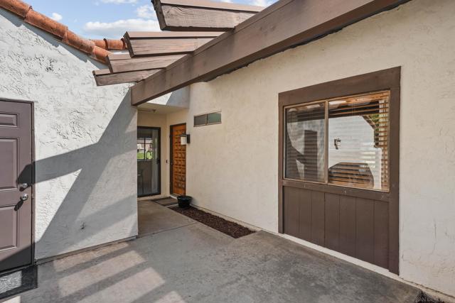 2020 Billy Gln, Escondido CA: https://media.crmls.org/mediaz/d529bdb1-f84f-4fb8-9232-a7309d793645.jpg