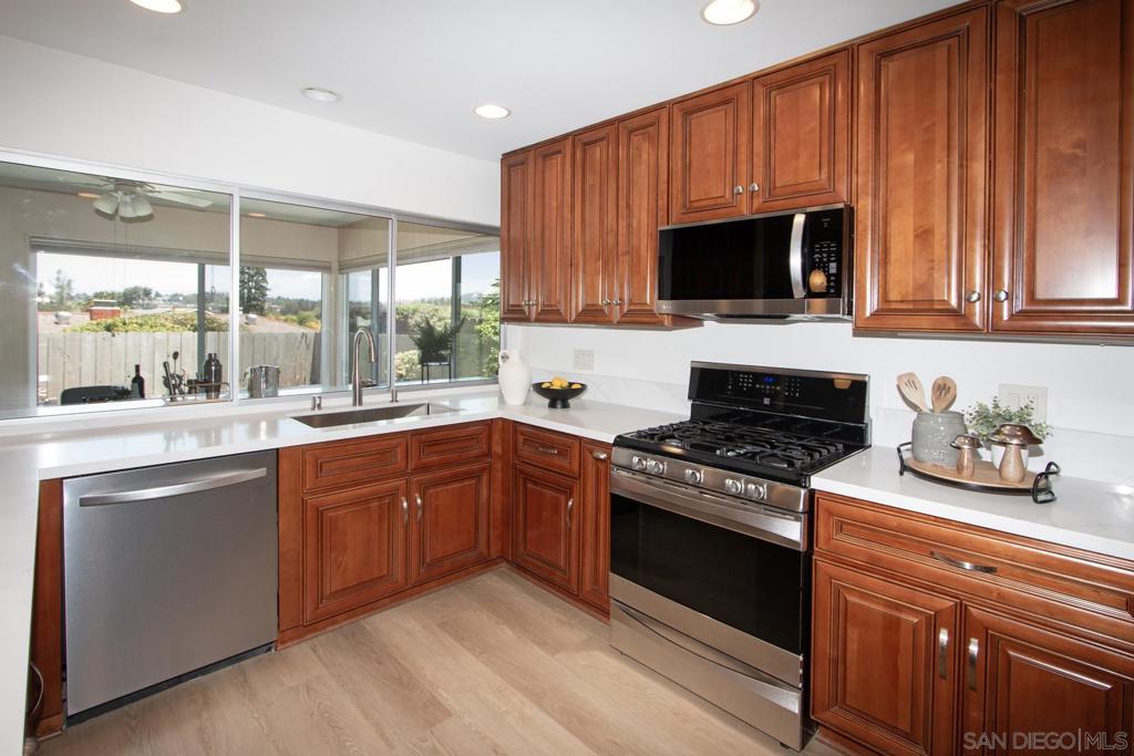 12552 Lomica Dr - photo 14