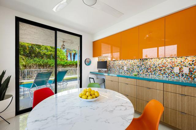 1380 Malaga Circle, Palm Springs CA: https://media.crmls.org/mediaz/d52a399d-9fec-4981-a7c7-d466e4156644.jpg