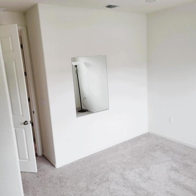2080 Fuchsia Drive, Hollister CA: https://media.crmls.org/mediaz/d52a7104-5eb9-4acf-b77d-d7402868d31b.jpg