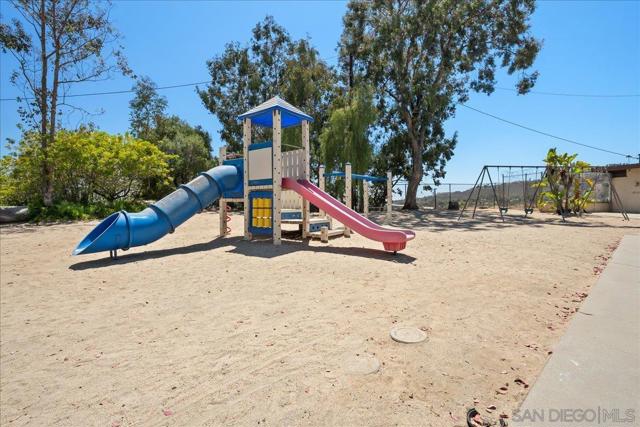 3834 Polaris Dr, La Mesa CA: https://media.crmls.org/mediaz/d52b391a-0481-422a-8298-4ce47502b26b.jpg