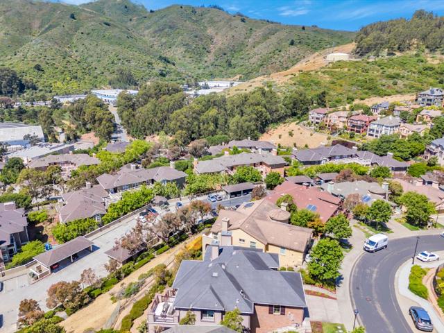 33 Lupine Valley Court, Brisbane CA: https://media.crmls.org/mediaz/d52b731a-ea49-464c-8b50-3b371018d7df.jpg