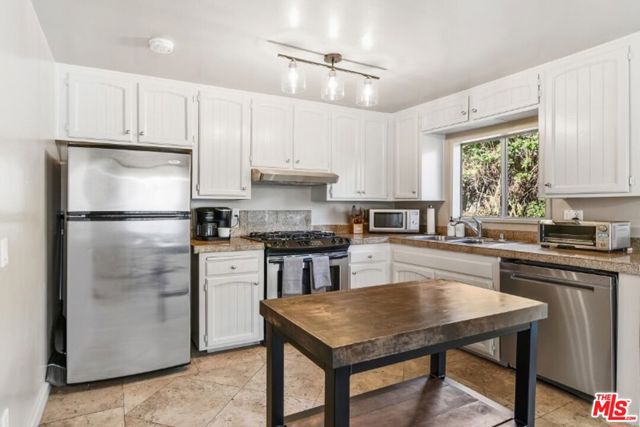 12784 Via Cortina, Del Mar CA: https://media.crmls.org/mediaz/d52b758d-980f-4e09-8679-fe386f050f9f.jpg
