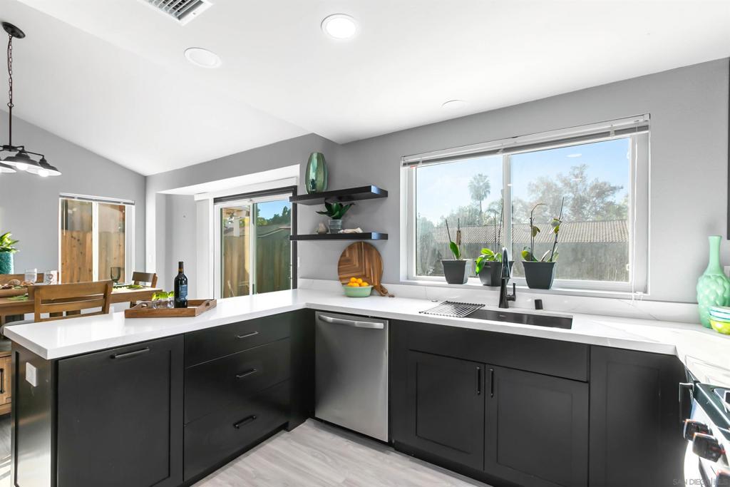 MLS #250042951SD image #8