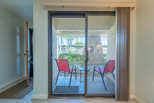 2820 N Arcadia Court, Palm Springs CA: https://media.crmls.org/mediaz/d52d41dc-2b82-41c7-9e35-bde1340ccf51.jpg