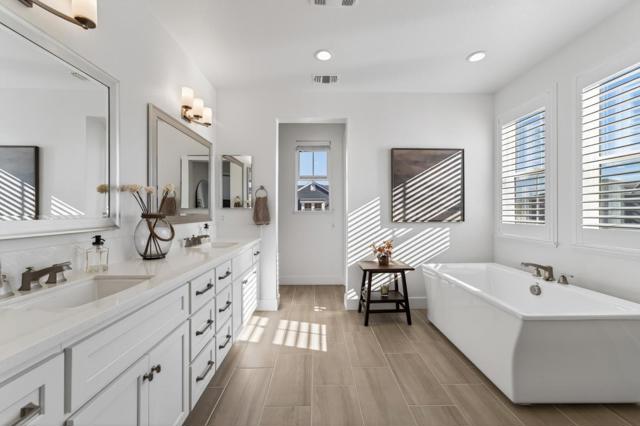 239 Bungalow Court, Marina CA: https://media.crmls.org/mediaz/d52e3e8d-78a9-4240-b030-d9826c54ba30.jpg