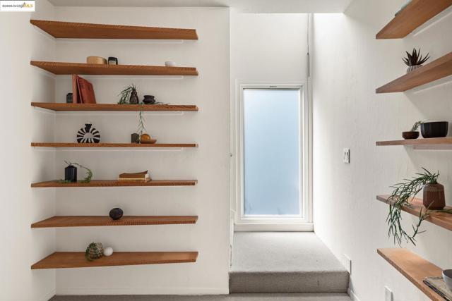1148 Cragmont Ave, Berkeley CA: https://media.crmls.org/mediaz/d52e74e5-191d-48fc-b2c7-c47bced7e925.jpg
