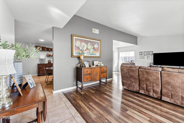 Detail Gallery Image 2 of 28 For 1420 Joliet Pl, Oxnard,  CA 93030 - 4 Beds | 2 Baths