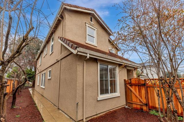 9135 Desiderio Way, Gilroy CA: https://media.crmls.org/mediaz/d52faa9f-c7aa-4b21-a77a-afef7eb5a9e9.jpg