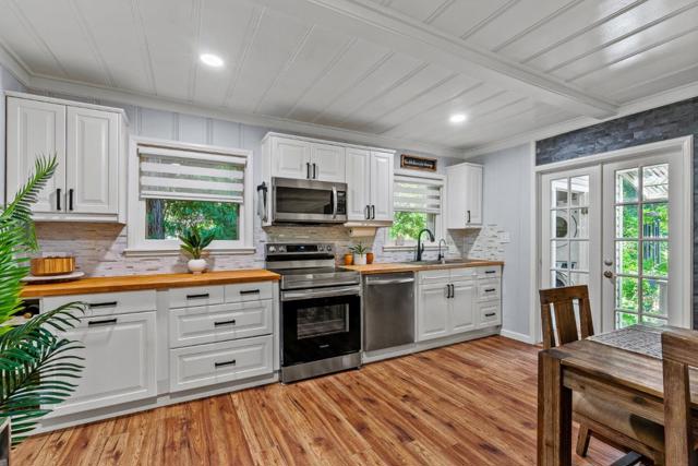 13896 Bear Creek Road, Boulder Creek CA: https://media.crmls.org/mediaz/d530fe94-5f00-4ba4-9246-d2bc0886f077.jpg