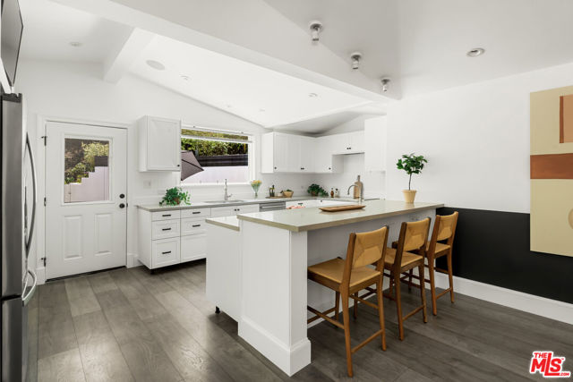 508 GLEN Trail, Topanga CA: https://media.crmls.org/mediaz/d53105e9-b91b-4fe8-acc1-6ec08928d0f0.jpg