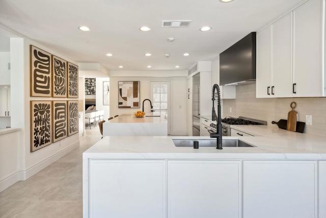 Detail Gallery Image 12 of 55 For 6039 Calle Camposeco, Rancho Santa Fe,  CA 92067 - 5 Beds | 5/1 Baths