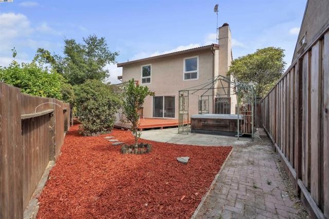 2380 Cabrillo Dr, Hayward CA: https://media.crmls.org/mediaz/d532810b-6785-41e8-a1f2-c0ce43fe6079.jpg