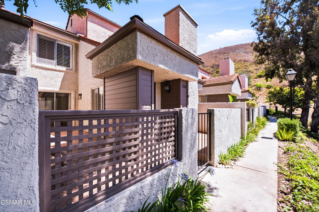 238 Via Colinas