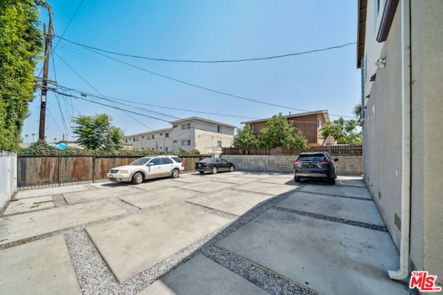 1121 Browning Boulevard, Los Angeles CA: https://media.crmls.org/mediaz/d5334803-d4f0-48bf-b0c1-5d272bfd0cf6.jpg