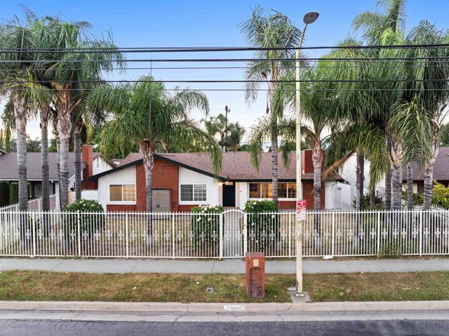 16117 Nordhoff St, North Hills CA: https://media.crmls.org/mediaz/d5339843-2e01-4970-887d-d43ea3094fe5.jpg
