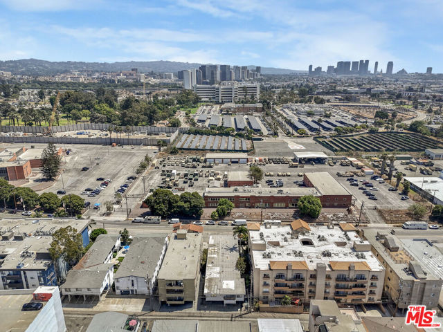 1253 Federal Avenue, Los Angeles CA: https://media.crmls.org/mediaz/d533b056-6638-4392-ada4-9ecef4ef55e0.jpg