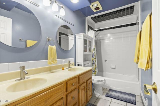 1213 Doris Avenue, Oxnard CA: https://media.crmls.org/mediaz/d533c26e-971f-43d0-b757-7a23423a4d0d.jpg