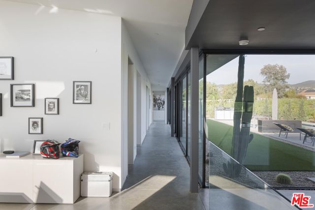 36453 Via El Pais Bonita, Temecula CA: https://media.crmls.org/mediaz/d5340075-0ba0-4385-88c2-da95ae5e976a.jpg