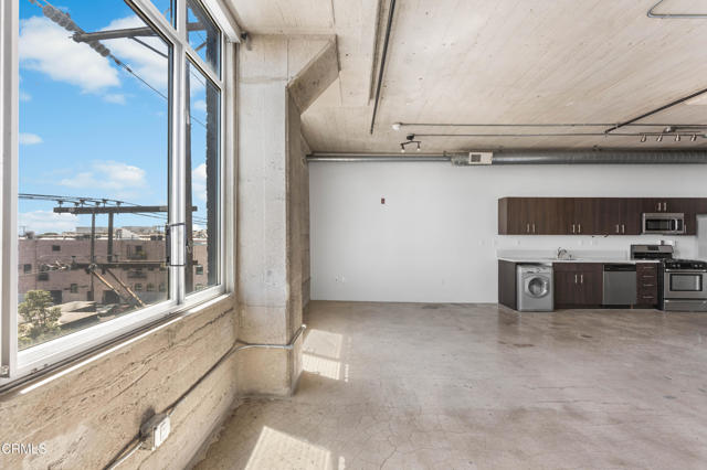 Detail Gallery Image 3 of 30 For 825 E 4th St #409,  Los Angeles,  CA 90013 - 1 Beds | 1 Baths