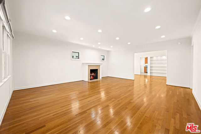 704 Westbourne Drive, West Hollywood CA: https://media.crmls.org/mediaz/d5356c6e-8678-47ab-a43e-c4f362c2d326.jpg