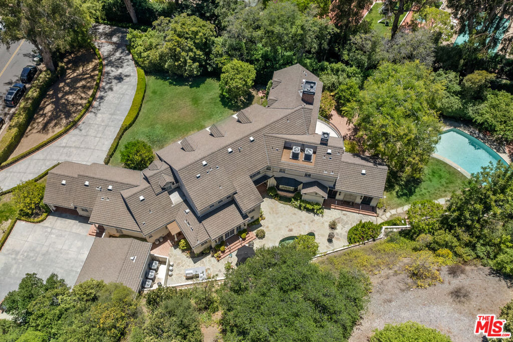 1115 N Beverly Drive