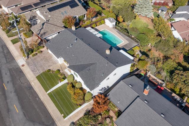 1033 Hewitt Drive, San Carlos CA: https://media.crmls.org/mediaz/d5360c21-d4e5-41cb-955e-41d0829793dc.jpg
