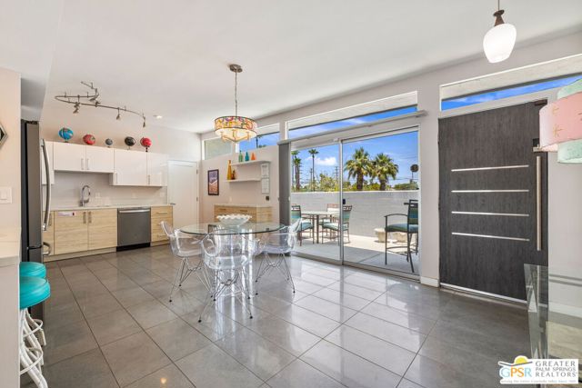 3351 E Paseo Barbara, Palm Springs CA: https://media.crmls.org/mediaz/d536d2d8-2984-4c51-9c7b-5c35f5062cbf.jpg