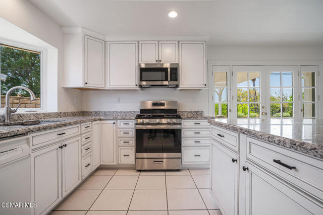 86 Teasdale Street, Thousand Oaks CA: https://media.crmls.org/mediaz/d5376474-a394-473f-ab52-c1929b7be6d4.jpg