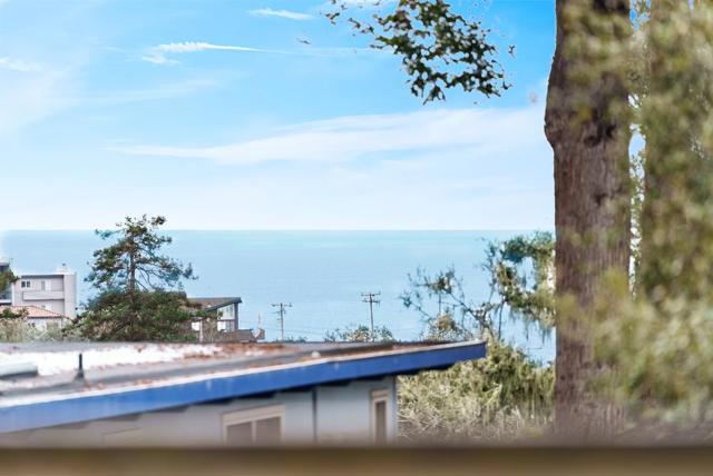 208 Spreckels Drive, Aptos CA: https://media.crmls.org/mediaz/d5379a34-e2bc-4b48-8707-862b4a5abebd.jpg