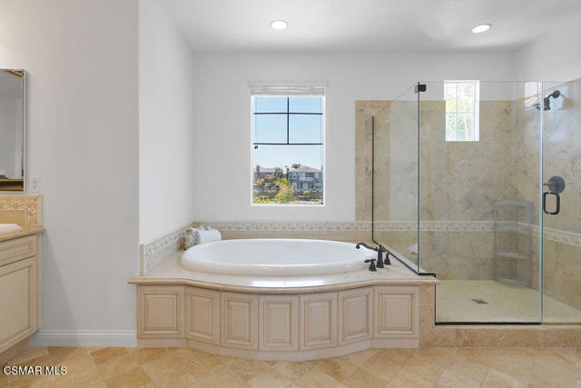 4014 Caribbean Street, Oxnard CA: https://media.crmls.org/mediaz/d537b569-d05c-4de9-9c27-d9aa6b34c898.jpg