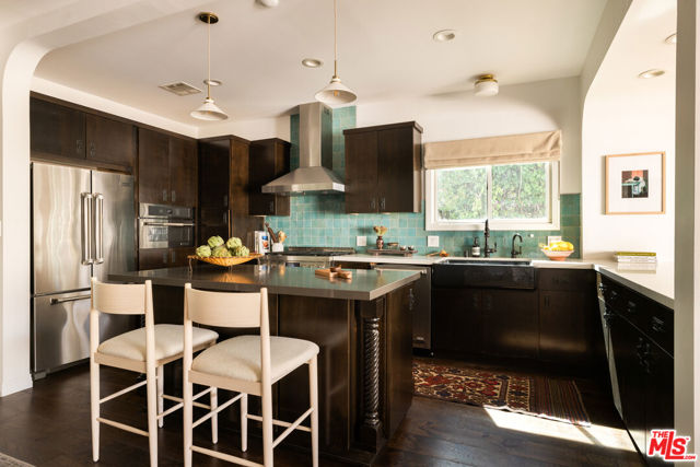 215 North Gower Street photo 11