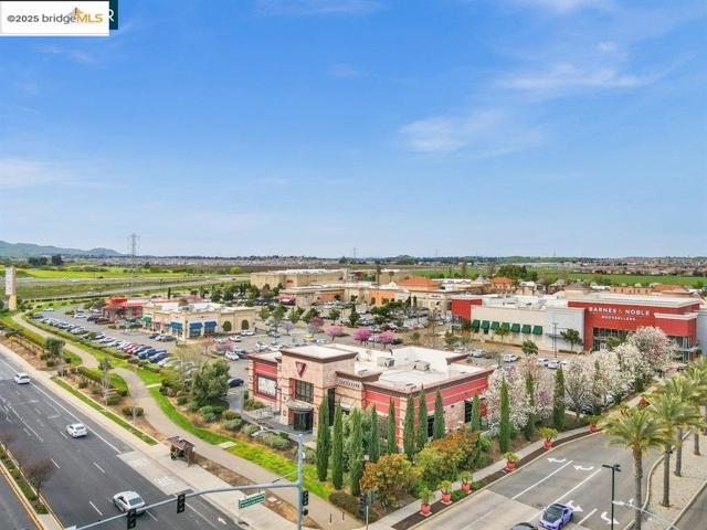 562 Douglas Drive, Brentwood CA: https://media.crmls.org/mediaz/d538c271-ac95-4f8c-81c3-fcbd91586369.jpg