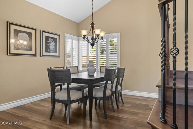 4016 Blairwood Drive, Moorpark CA: https://media.crmls.org/mediaz/d538f57c-0155-48c5-94e2-0d4c0b5da879.jpg