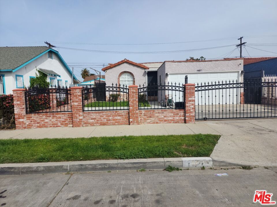 1427 W 66th Street, Los Angeles, CA 90047