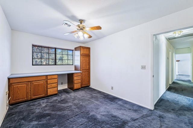 204 Fairway Drive, Needles CA: https://media.crmls.org/mediaz/d539d10c-58fb-403e-b453-d13f7491f177.jpg