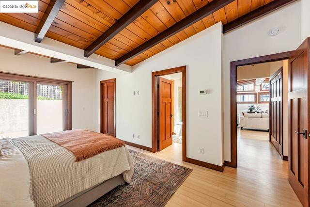 6815 Paso Robles Dr, Oakland CA: https://media.crmls.org/mediaz/d539ec17-5c49-4b80-aac5-2b53cf3dceda.jpg