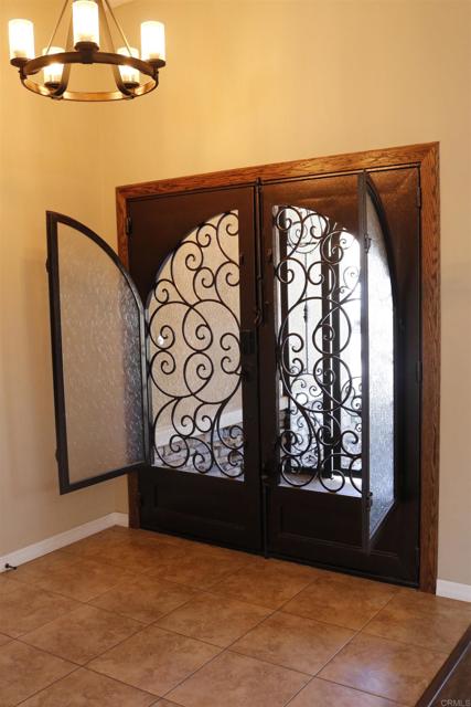 Detail Gallery Image 4 of 17 For 766 Conlon Dr, Hemet,  CA 92545 - 4 Beds | 4 Baths